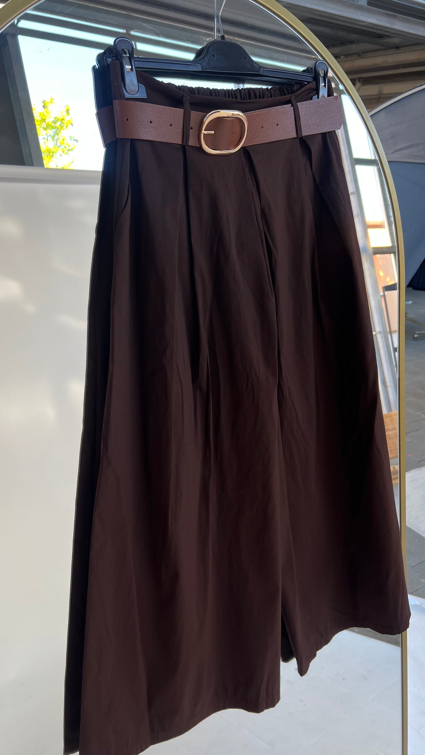 Moderne Culotte mit Gürtel