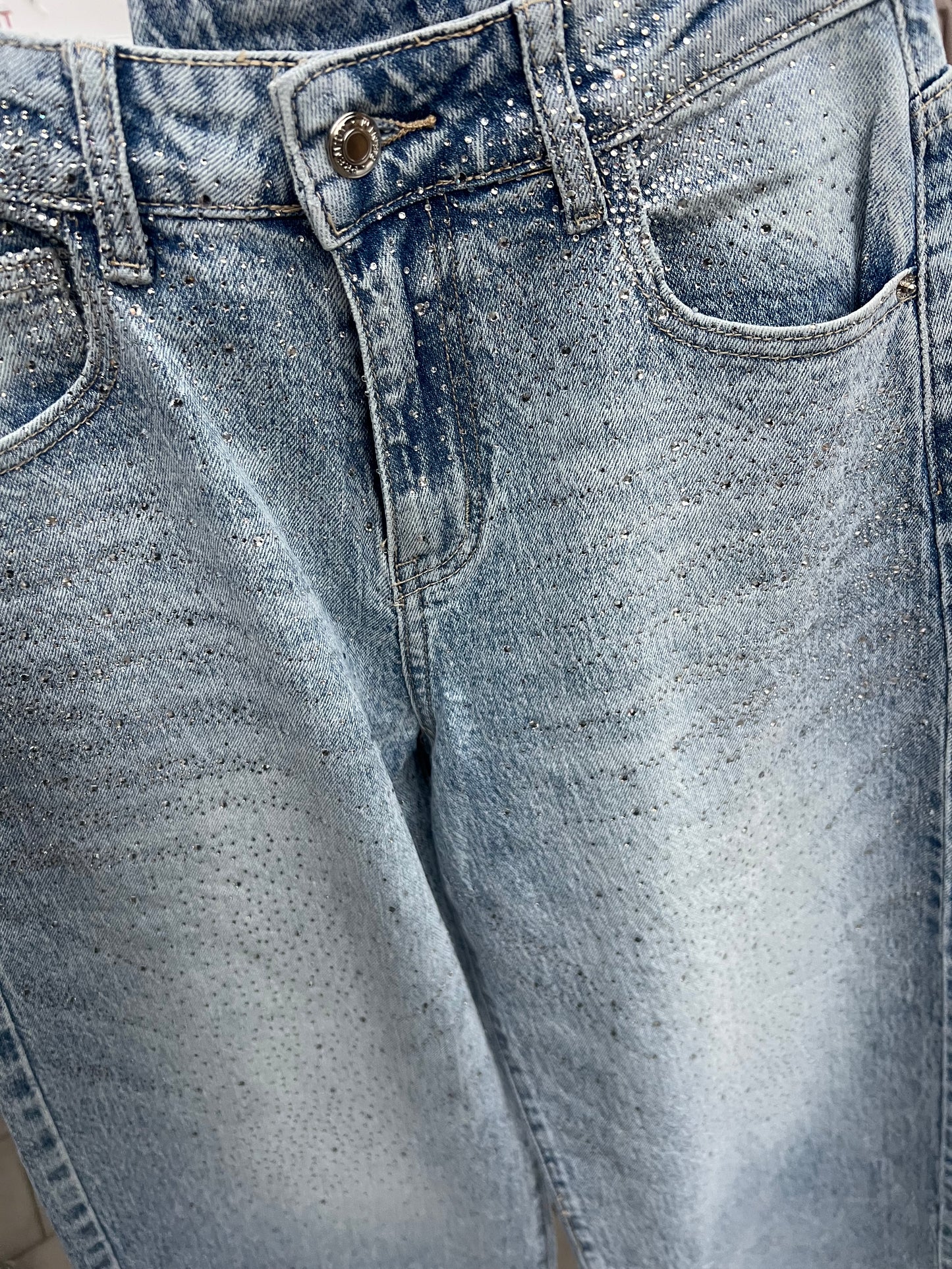 Glitzer-Jeans mit Strassdetails