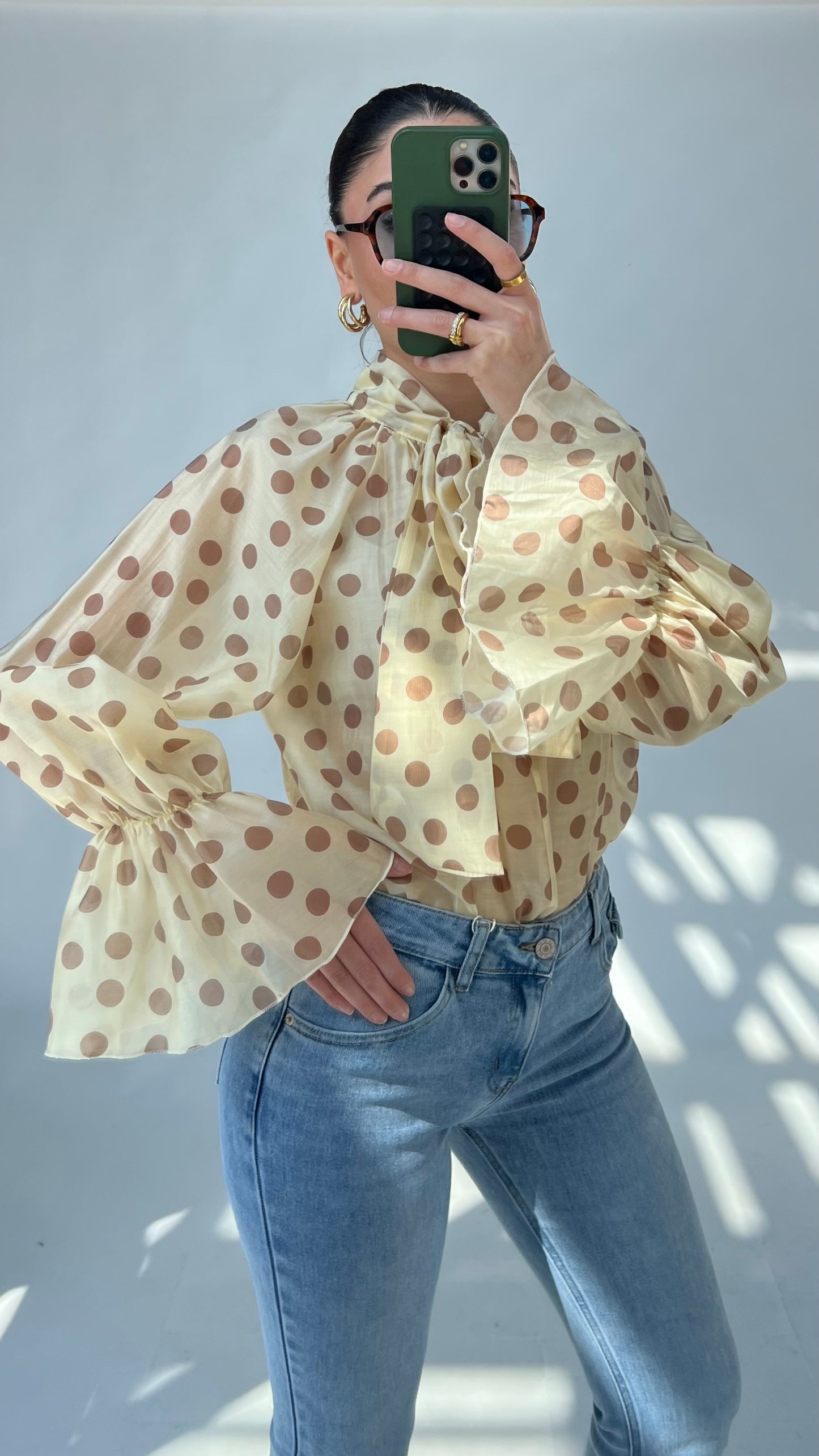 Polka Dot Bluse – Große Punkte