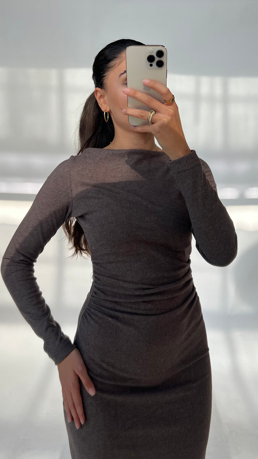 Figurbetontes Midikleid mit Raffung