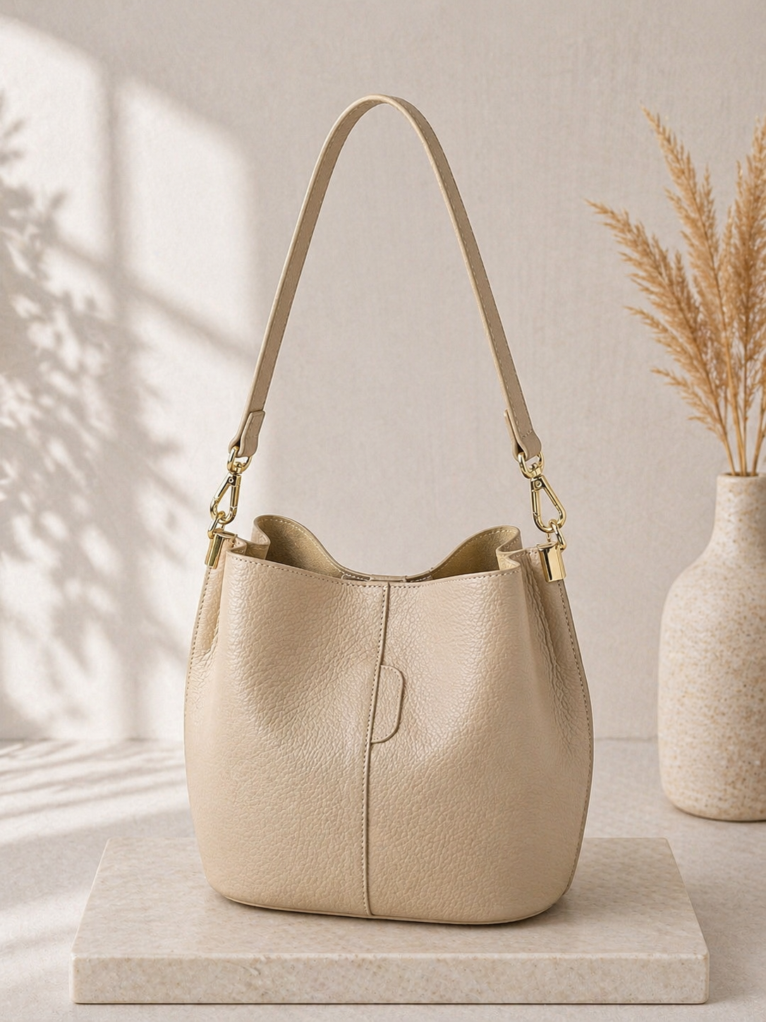 Elegante Bucket Bag aus Leder