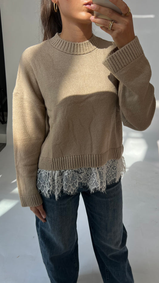 Oversize Strickpullover mit Spitzendetail