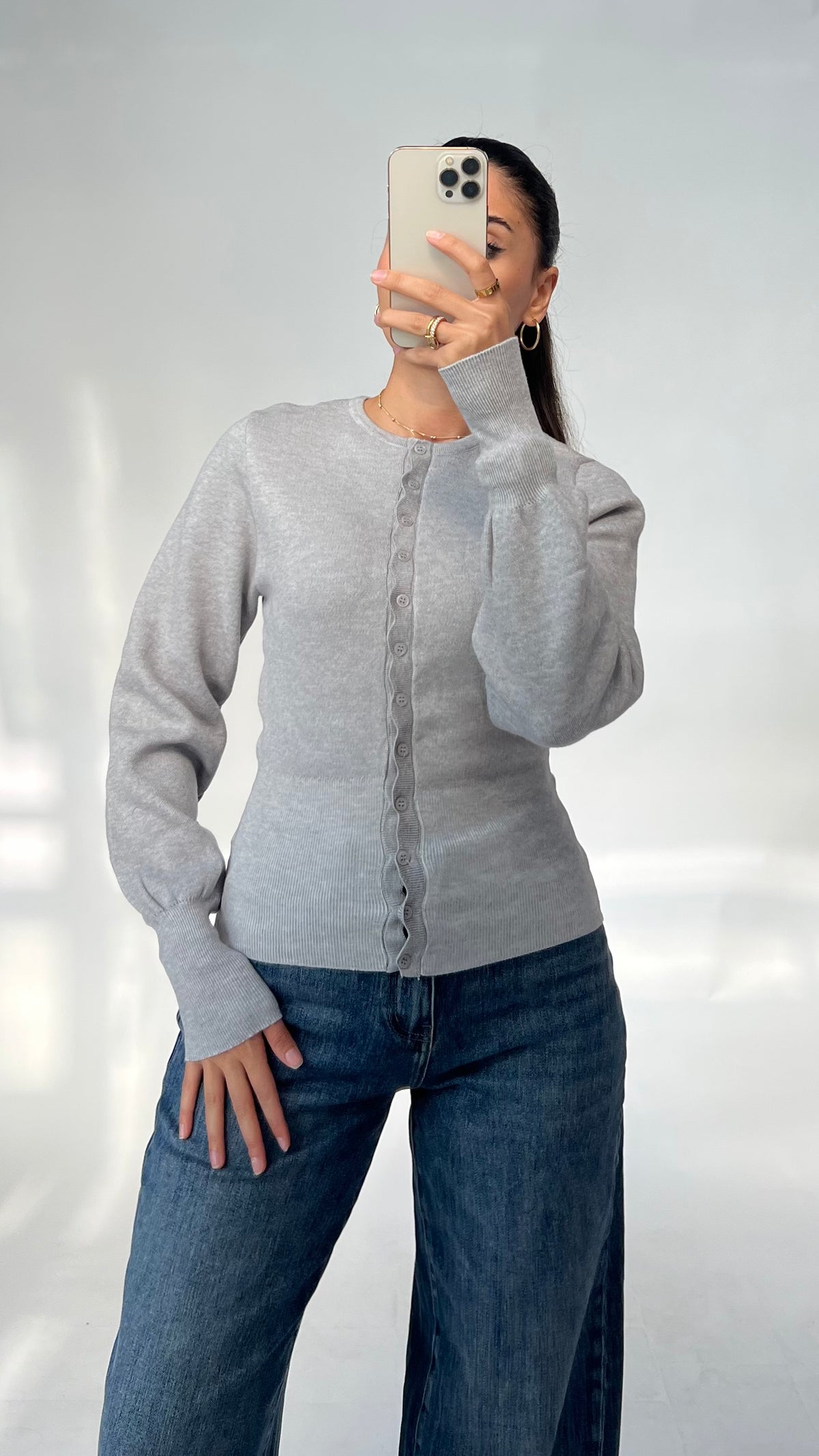 Feinstrick-Cardigan mit tailliertem Saum