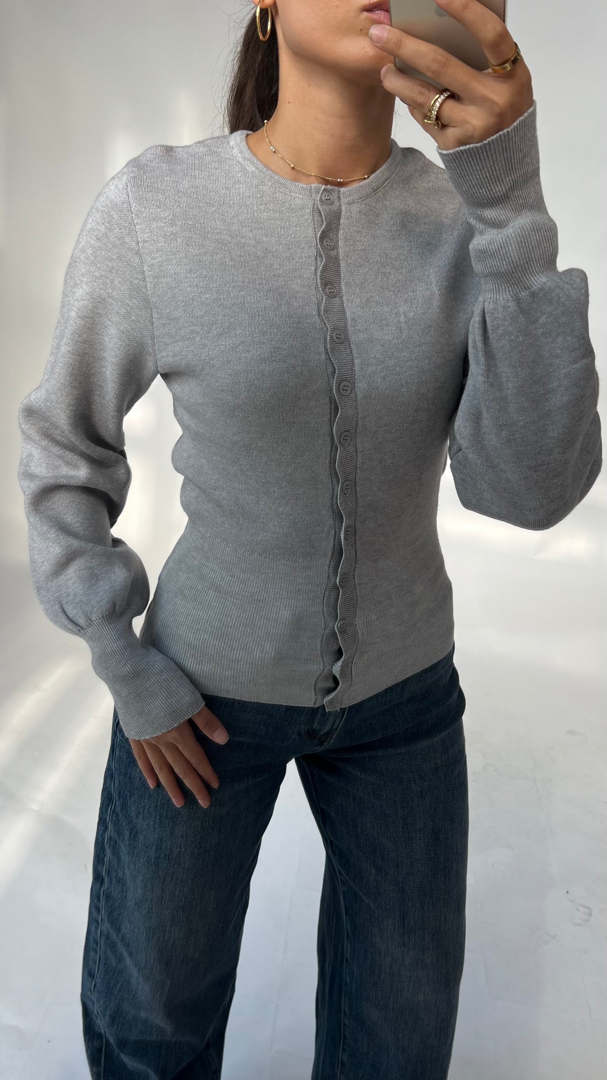 Feinstrick-Cardigan mit tailliertem Saum