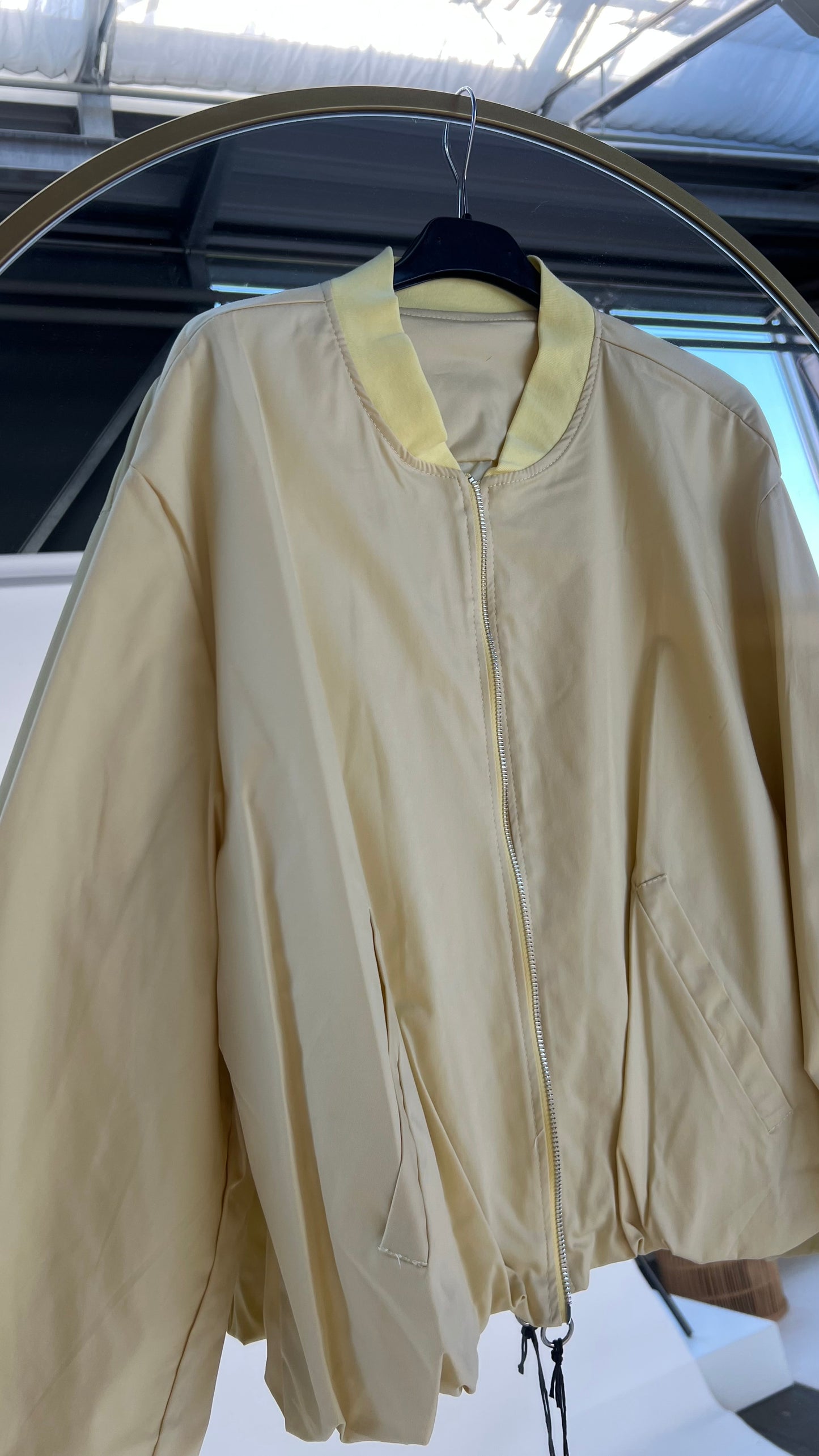 Leichte Jacke mit Reißverschluss