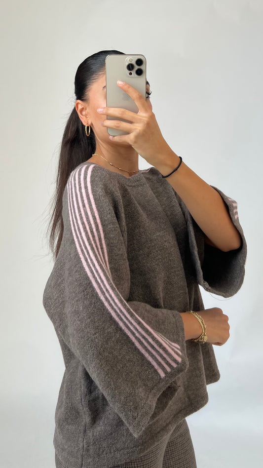 Oversize Strickpullover mit Kontraststreifen